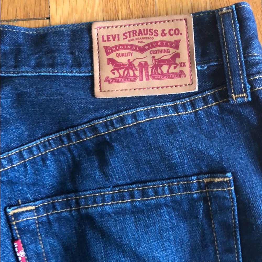 Barley worn, Boyfriend Levi’s - Picture 5 of 5